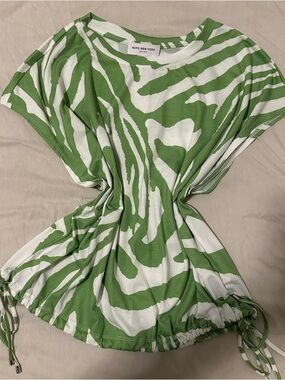 CLOSET SALE 🛍️
Marc New York Green and White Zebra-Print Drawstring Top